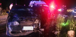 (FOTO) IMPACT FRONTAL! Patru tineri, răniți în accident