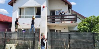 (FOTO) Casele de tip familial din Rm. Sărat, renovate de motocicliștii de la Bikers For Humanity