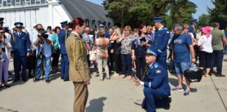 Galerie FOTO! Cerere în căsătorie la festivitatea de absolvire de la școala militară din Boboc