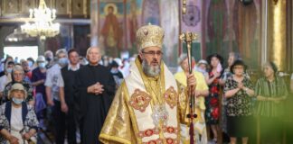 (FOTO) IPS Ciprian a slujit la biserica din cartierul Dorobanți