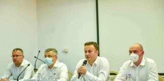 (FOTO) PREMIERĂ! S-au afișat la conferință. Primele mesaje