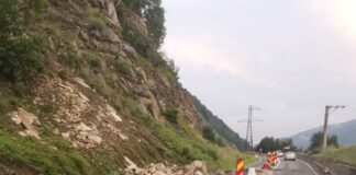 (FOTO) Atenție! Cad pietre! Din nou! La Siriu