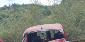 (FOTO) Trafic blocat! Doi răniți! Accident la ieșire din Calvini