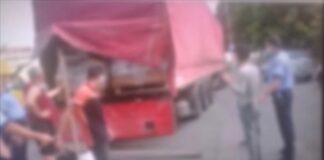 S-a trezit cu 3 tineri din Bangladesh în remorcă! Ce a făcut șoferul