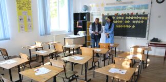 (FOTO) Primarul din Mărăcineni, vizite în școli. Ce mesaj are înainte de primul clopoțel