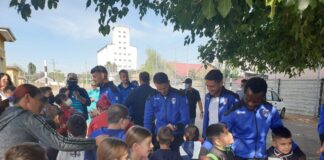 Galerie FOTO! FC Buzău, acțiune caritabilă pentru 50 de copii