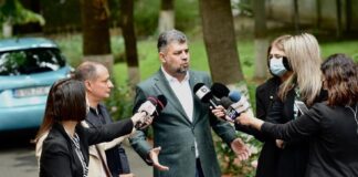 Ciolacu: „…se ceartă pe putere, în vreme ce țara se scufundă în criză!”