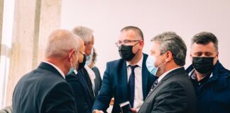 (FOTO) Noul șef de la Casa Albă, învestit în funcție