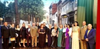 (FOTO) Doi tineri elevi de la Boboc, romanțe și poezie pe scena festivalului