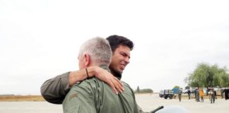 (FOTO) Ultima aterizare pe aerodromul Boboc. „Parcă visez!”