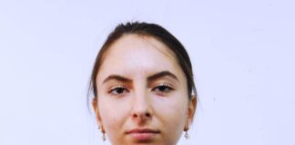 (FOTO) La mulți ani, Gabriela! Povestea buzoiencei admise prima la Medicină Militară