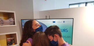 (FOTO) Echipa „New generation” (Colegiul Economic), locul 1 pe țară cu un proiect despre mamele minore