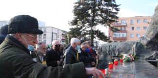 (FOTO) Eroii martiri buzoieni, comemorați la Monumentul din Piața Dacia