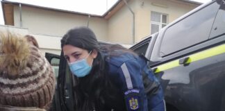 (Galerie FOTO) Elevii cu deficiențe de vedere, vizitați de polițiști. Acțiune umanitară
