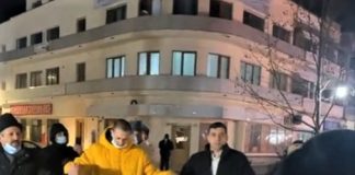 (VIDEO+FOTO) PIAȚA DACIA. George Simion, în horă la Buzău, alături de susținătorii AUR