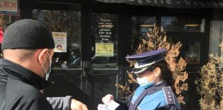 (FOTO) Sute de buzoieni, abordați de polițiști