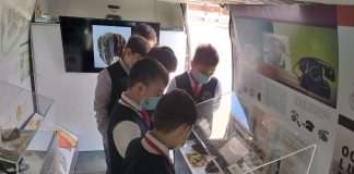 (FOTO) Muzeul Mobil a ajuns la școala din Vernești