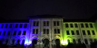 (FOTO) Muzeul Județean, luminat în culorile Ucrainei