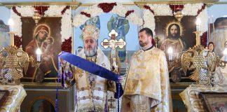 (FOTO) ÎPS Ciprian a slujit la Biserica din Scorțoasa