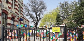 (FOTO) Cum au animat elevii gardul Școlii nr. 1 Buzău, de Ziua Internațională a Păsărilor