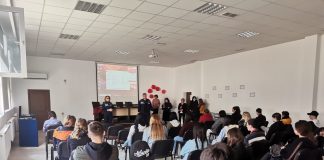 (FOTO) Polițiștii antidrog, acțiune la Liceul de Meserii și Servicii