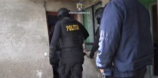 Prejudiciu de 100.000 de euro. Percheziții, după două spargeri la o fabrică de îmbrăcăminte din Buzău