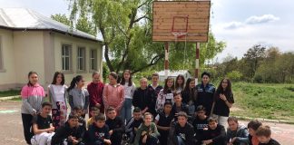 (FOTO) Zeci de elevi din Rm. Sărat și Topliceni, vizitați de polițiști