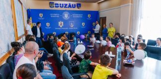 (FOTO) Sute de copii, la Casa Albă. Întâlniri speciale și pașapoarte fără programare