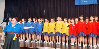 (FOTO0 Buzăul, promovat la Luxembourg de zeci de copii și profesori