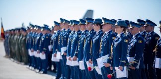 (Galerie FOTO) Festivitate de absolvire la Baza Aeriană Boboc. Zeci de tineri au devenit piloți militari