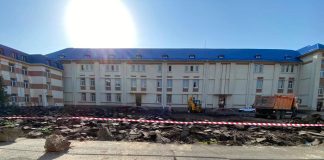 (FOTO) „Pregătim terenul. La propriu”. Investiții în școlile buzoiene, pe ultima sută de metri