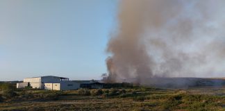 (FOTO) Incendiu lângă stația de sortare a firmei RER
