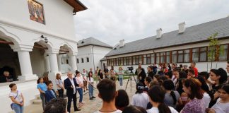 (FOTO) Surpriză pentru peste 100 de copii. Circuit turistic în Geoparcul UNESCO