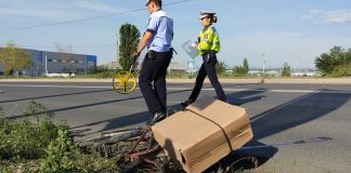 (FOTO) Biciclist lovit de mașină, lângă Podul Măracineni