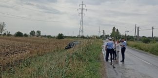 (FOTO) Impact frontal la Țintești. Șoferii, răniți