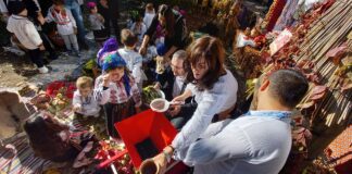 (FOTO) „Ziua Recoltei”, la Grădinița nr. 9 din Buzău. Micuții s-au distrat, prefectul i-a asistat