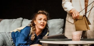 (FOTO) Cum a început Săptămâna Teatrului Tânăr. Spectacole zilnice, la Teatrul „George Ciprian”