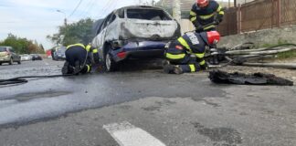 (FOTO) De la ce a luat foc o mașină, pe strada Horticolei. Autoturismul a ars în totalitate