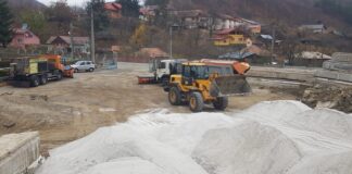 (FOTO) Drumarii, pregătiți să intervină. Stocurile de sare și nisip, refăcute