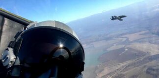 (FOTO) SPECTACULOS. Piloții de la Boboc au început antrenamentele pentru 1 Decembrie