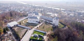 (Galerie FOTO) BERCA. Sfințirea unui schit renăscut