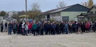 (FOTO) Scenariu ISU: incendiu la o fabrică de încălțăminte din Râmnicu Sărat