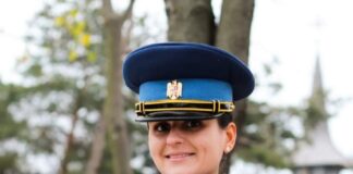 (FOTO) „Sunt aici pentru că știu ce vreau!” Mesajul unei tinere eleve de la Boboc