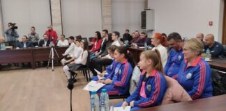 (Galerie FOTO) Copii premiați de Consiliul Județean. Performanțe la tenis de masă și dans sportiv. Au fost recompensați și antrenorii