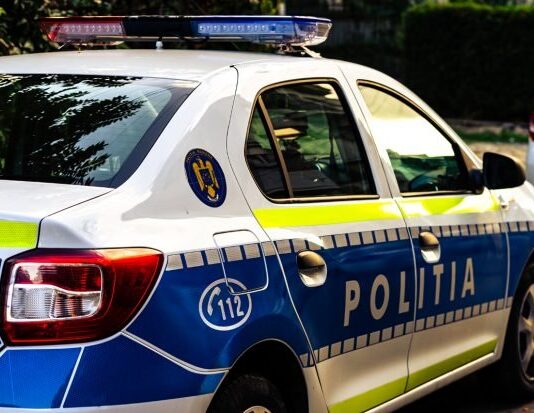 Polițist bătut și amenințat cu moartea. Agresorul a fost arestat