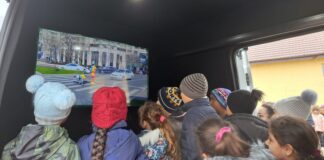 (FOTO) Laboratorul mobil al Poliției, la Școala Movila Banului