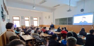 (FOTO) De vorbă cu elevii râmniceni. Acțiune preventivă la liceele „Ștefan cel Mare” și „Elina Matei Basarab”