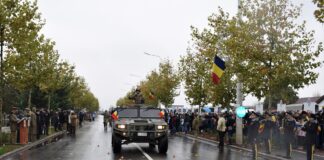 (FOTO) Mii de buzoieni, la parada de pe Calea Eroilor