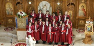 (Galerie FOTO) Concert de colinde la Catedrala din Nehoiu. Liturghia, oficiată de ÎPS Ciprian