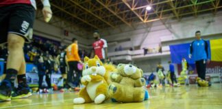 AZI, la Sala Sporturilor. ”Fă o bucurie, donează o jucărie!”, la meciul Lupilor Buzăului